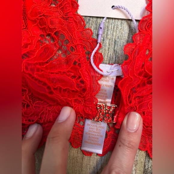 Savage X Fenty Bralette Size S Red Mesh Lace X Logo Front Closure NEW - Picture 5 of 8